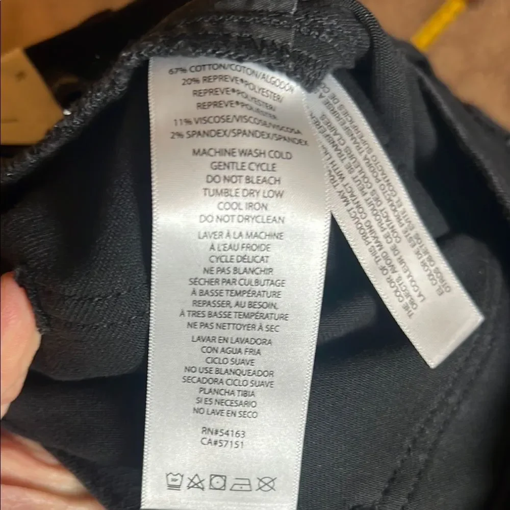 Calvin Klein Women’s Black Skinny Fit Denim Jeans Size 25 NWT